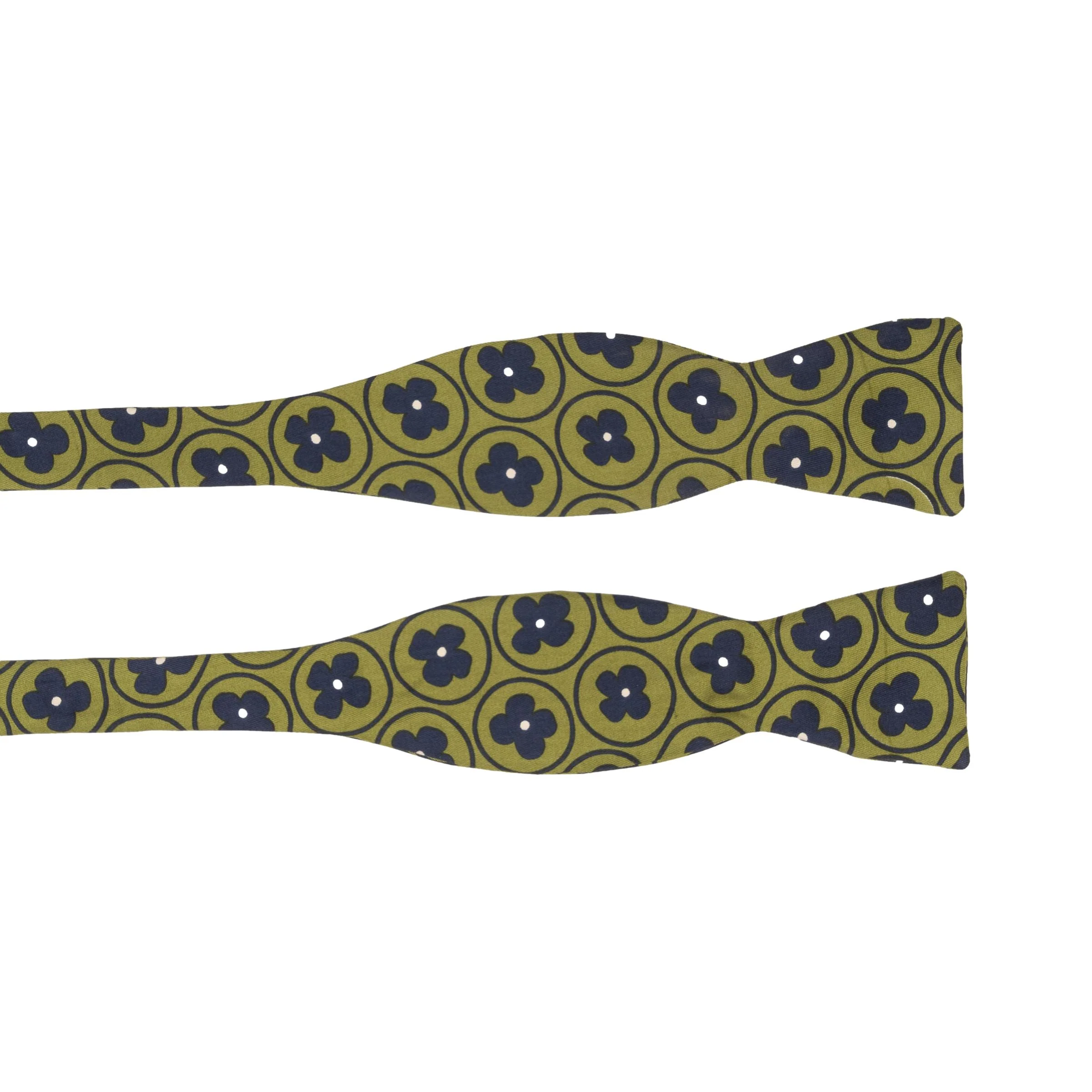 Clover Pattern Silk Bow Tie